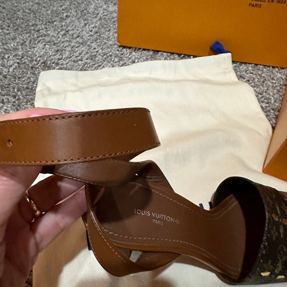 RARE Star Louis Vuitton Ankle Strap Star Heels - Size 7.5 - Worn a couple times - Picture 14 of 15